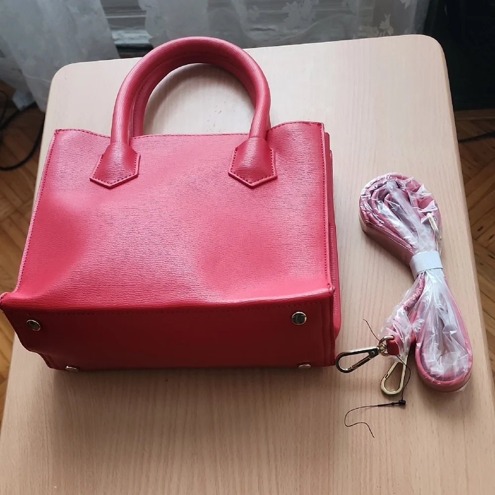 Forever 21 Vibrant Red Tote Bag. New Without Tag - Picture 8 of 8